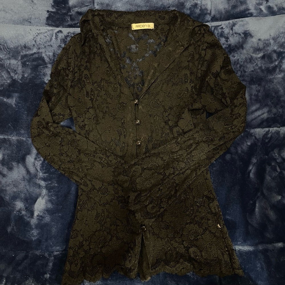 Vampy lace top